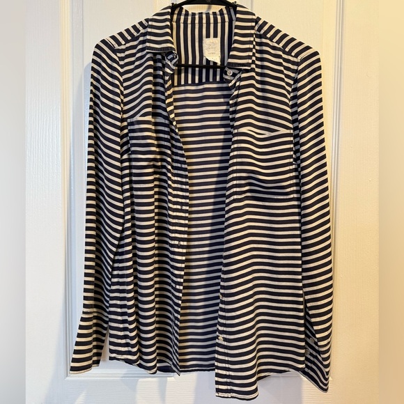 J. Crew Tops - J Crew Vintage Navy/White Button Up 100% Silk Shirt Women’s Size 4